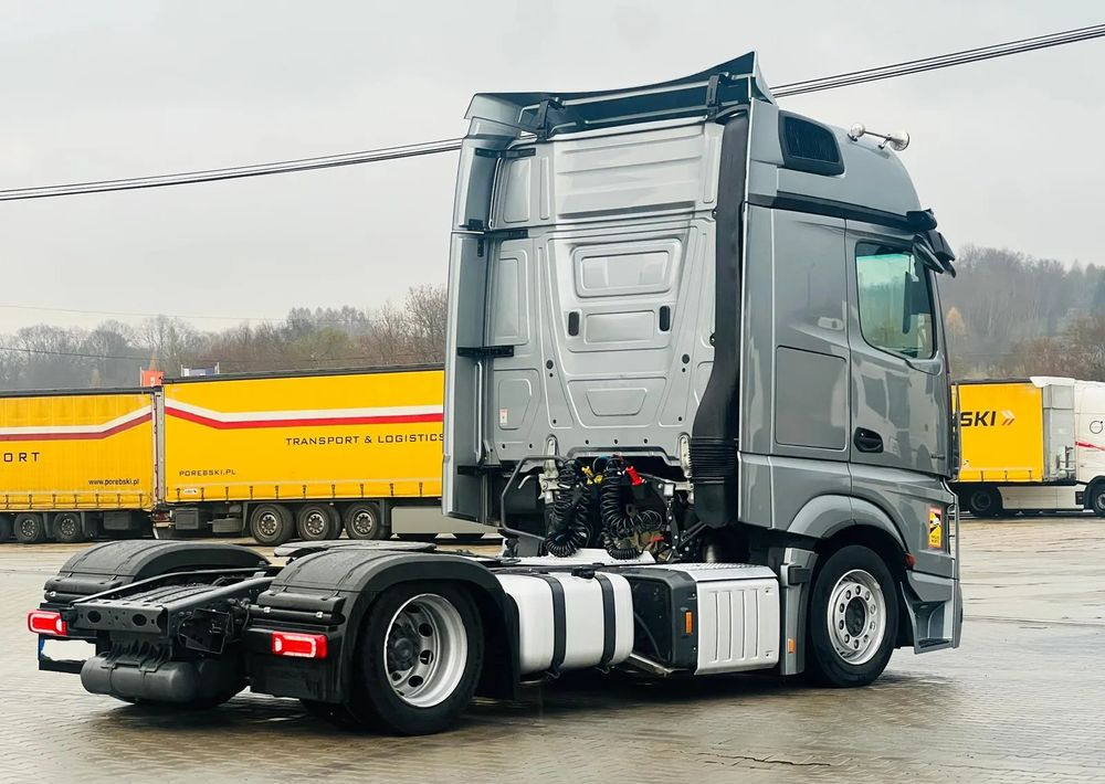 Mercedes-Benz Actros 1845 / MEGA/ Retarder olejowy/ Klima Postojowa / Aktywny tempomat ACC/ Salonka ! - Tracteur routier: photos 3 Mercedes-Benz Actros 1845 / MEGA/ Retarder olejowy/ Klima Postojowa / Aktywny tempomat ACC/ Salonka ! - Tracteur routier: photos 3