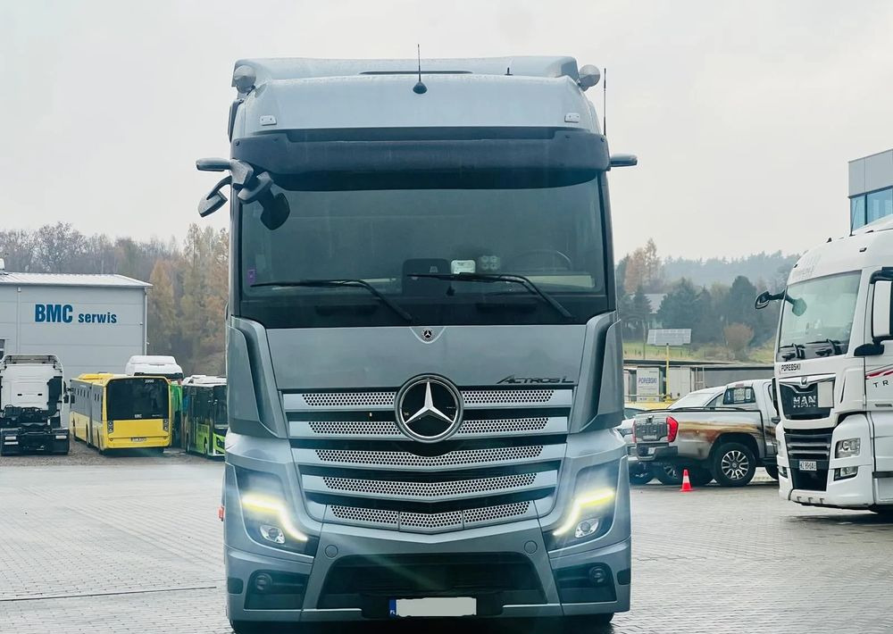 Mercedes-Benz Actros 1845 / MEGA/ Retarder olejowy/ Klima Postojowa / Aktywny tempomat ACC/ Salonka ! - Tracteur routier: photos 2 Mercedes-Benz Actros 1845 / MEGA/ Retarder olejowy/ Klima Postojowa / Aktywny tempomat ACC/ Salonka ! - Tracteur routier: photos 2