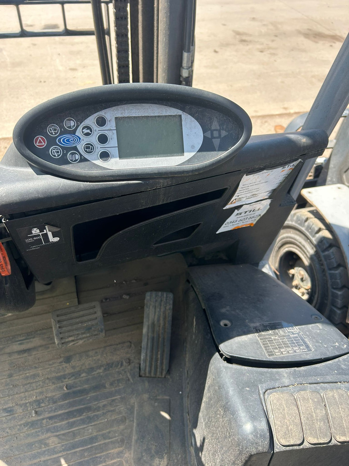 STILL RX70-25 - Chariot élévateur à gaz: photos 4 STILL RX70-25 - Chariot élévateur à gaz: photos 4