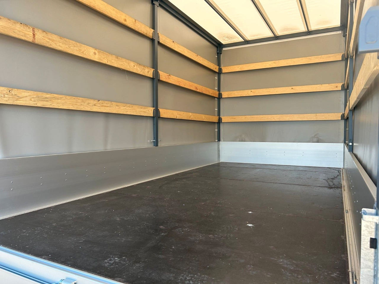 Fiat DUCATO XLWB MAXI Pritsche+Plane - Utilitaire rideaux coulissants (PLSC): photos 5 Fiat DUCATO XLWB MAXI Pritsche+Plane - Utilitaire rideaux coulissants (PLSC): photos 5