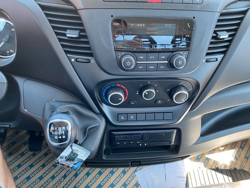 Iveco Daily 70C18H Dreiseitenkipper Iveco Daily 70C18H Dreiseitenkipper - Utilitaire benne: photos 2 Iveco Daily 70C18H Dreiseitenkipper Iveco Daily 70C18H Dreiseitenkipper - Utilitaire benne: photos 2