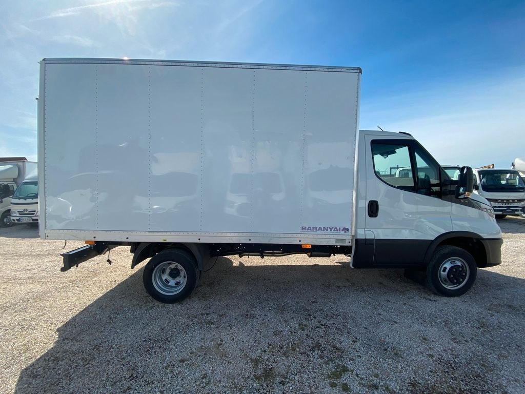 Iveco Daily Koffer mit LBW SOFORT Euro6E Iveco Daily Koffer mit LBW SOFORT Euro6E - Fourgon grand volume: photos 2 Iveco Daily Koffer mit LBW SOFORT Euro6E Iveco Daily Koffer mit LBW SOFORT Euro6E - Fourgon grand volume: photos 2