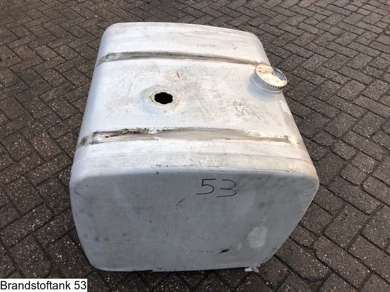 Iveco B 0.74 x D 0.65 x H 0.62 = 300 Liter - Réservoir de carburant: photos 3 Iveco B 0.74 x D 0.65 x H 0.62 = 300 Liter - Réservoir de carburant: photos 3