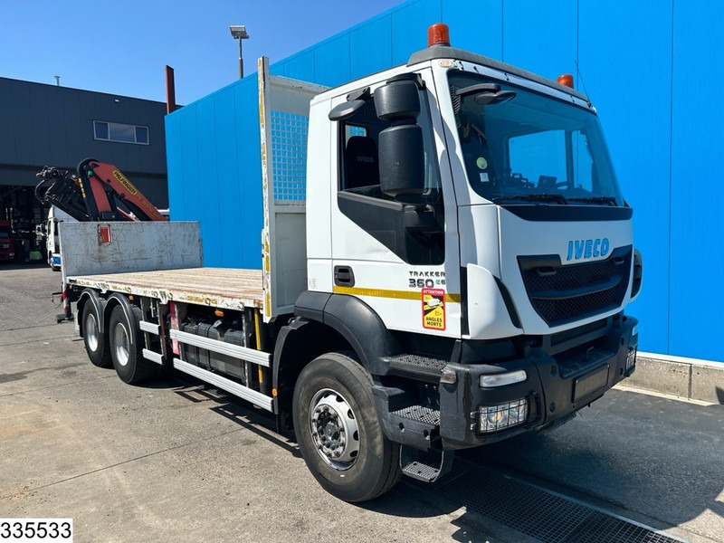 Iveco Trakker 360 6X4, EURO 6, Palfinger, Remote - Camion plateau, Camion grue: photos 2 Iveco Trakker 360 6X4, EURO 6, Palfinger, Remote - Camion plateau, Camion grue: photos 2