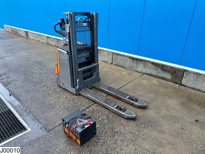 Still EXD18L 1800 kg, 2.11 m, Electric, 383 hours - Gerbeur: photos 3 Still EXD18L 1800 kg, 2.11 m, Electric, 383 hours - Gerbeur: photos 3