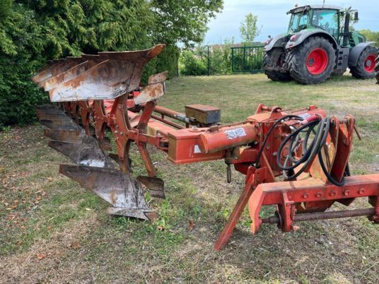 Gregoire Besson SP614 - Charrue: photos 1 Gregoire Besson SP614 - Charrue: photos 1