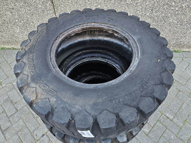 Ahlmann AL95-Titan 12.5/80-18-Tire/Reifen/Band - Pneus et jantes pour Engins de chantier: photos 4 Ahlmann AL95-Titan 12.5/80-18-Tire/Reifen/Band - Pneus et jantes pour Engins de chantier: photos 4