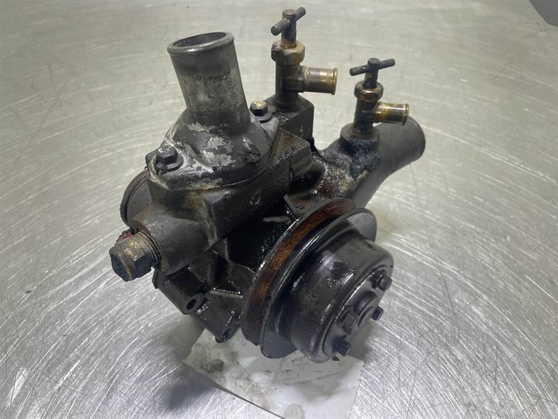 Ahlmann AS900-Cummins B 3.3 T-Coolant pump/Kühlmittelpumpe - Moteur pour Engins de chantier: photos 2 Ahlmann AS900-Cummins B 3.3 T-Coolant pump/Kühlmittelpumpe - Moteur pour Engins de chantier: photos 2