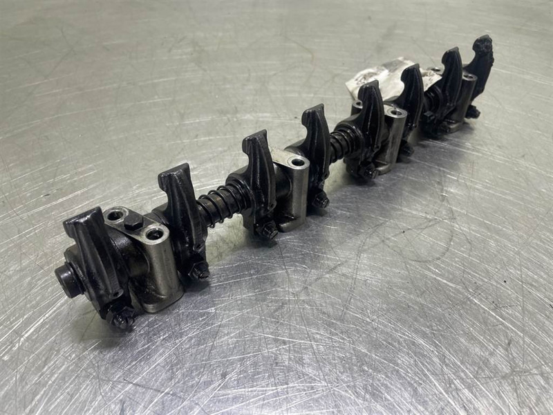 Ahlmann AS900-Cummins B3.3T-Rocker arm assembly - Moteur pour Engins de chantier: photos 3 Ahlmann AS900-Cummins B3.3T-Rocker arm assembly - Moteur pour Engins de chantier: photos 3