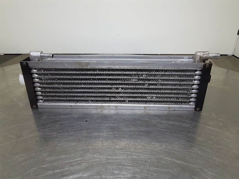 Case 621D-Denso MNY70266601B2C-Airco condenser/koeler - Frame/ Châssis pour Engins de chantier: photos 3 Case 621D-Denso MNY70266601B2C-Airco condenser/koeler - Frame/ Châssis pour Engins de chantier: photos 3