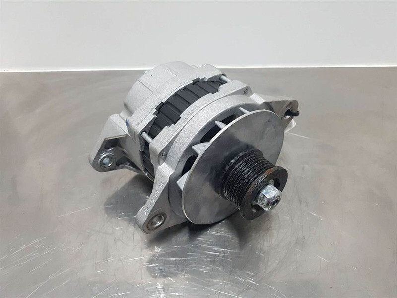 Cummins QSB5.9C-24V 70A-Alternator/Lichtmaschine/Dynamo - Moteur pour Engins de chantier: photos 1 Cummins QSB5.9C-24V 70A-Alternator/Lichtmaschine/Dynamo - Moteur pour Engins de chantier: photos 1