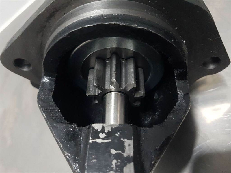 Deutz 1012/1013-24V 9T 4,0KW-Starter/Anlasser/Startmotor - Moteur pour Engins de chantier: photos 4 Deutz 1012/1013-24V 9T 4,0KW-Starter/Anlasser/Startmotor - Moteur pour Engins de chantier: photos 4