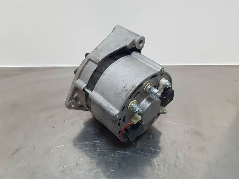 Deutz 28V 27A - Alternator/Lichtmaschine/Dynamo - Moteur pour Engins de chantier: photos 4 Deutz 28V 27A - Alternator/Lichtmaschine/Dynamo - Moteur pour Engins de chantier: photos 4