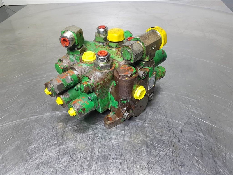 FIAT-HITACHI 21030-43041 - Hitachi W110 A - Valve/Ventiel - Hydraulique: photos 2 FIAT-HITACHI 21030-43041 - Hitachi W110 A - Valve/Ventiel - Hydraulique: photos 2