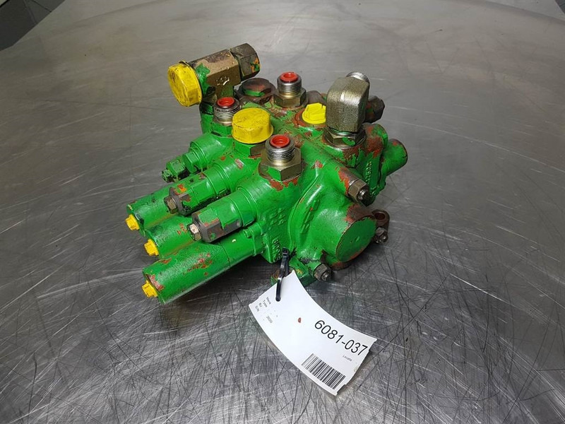 FIAT-HITACHI 21030-43041 - Hitachi W110 A - Valve/Ventiel - Hydraulique: photos 1 FIAT-HITACHI 21030-43041 - Hitachi W110 A - Valve/Ventiel - Hydraulique: photos 1