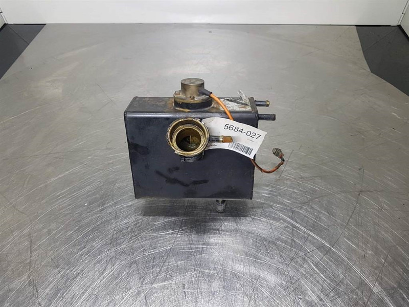 Liebherr A904-7025853-Expansion tank/Ausgleichsbehälter - Moteur et pièces pour Engins de chantier: photos 1 Liebherr A904-7025853-Expansion tank/Ausgleichsbehälter - Moteur et pièces pour Engins de chantier: photos 1