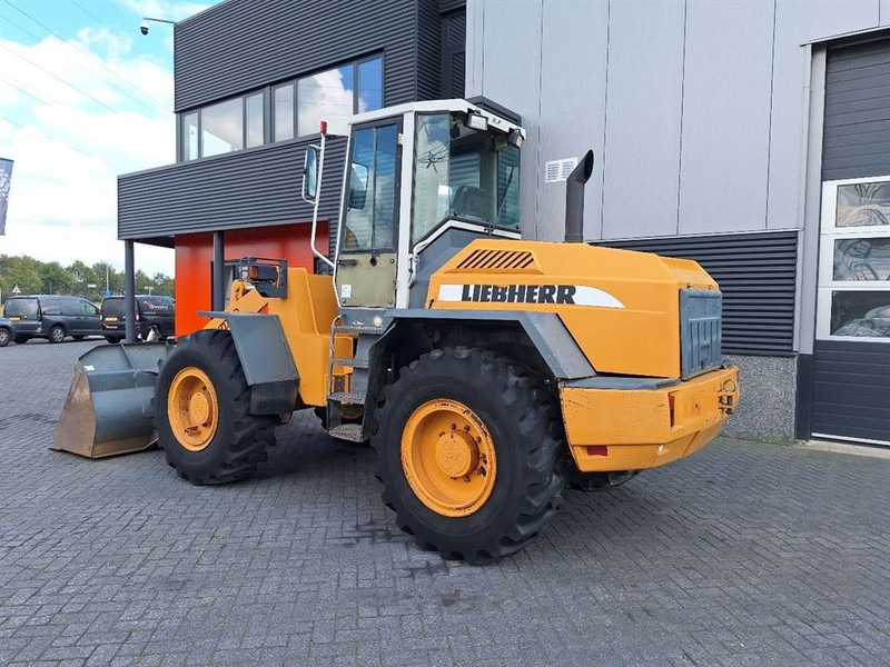 Liebherr L522 - Chargeuse sur pneus: photos 2 Liebherr L522 - Chargeuse sur pneus: photos 2