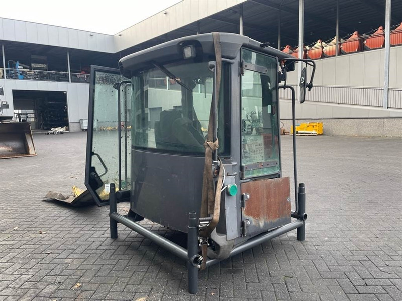 New Holland W110C - Cabin/Kabine/Cabine - Cabine et intérieur pour Engins de chantier: photos 4 New Holland W110C - Cabin/Kabine/Cabine - Cabine et intérieur pour Engins de chantier: photos 4