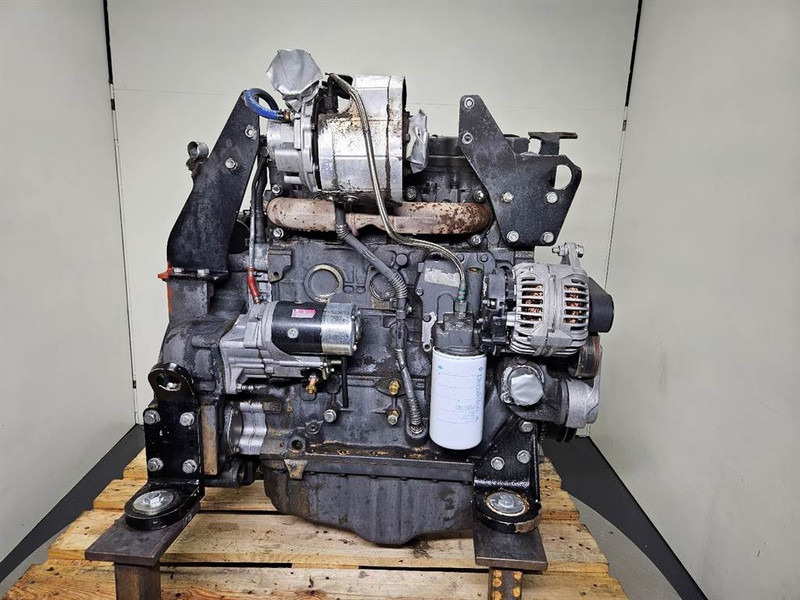 New Holland W110C-FPT F4HFE413J-Engine/Motor - Moteur pour Engins de chantier: photos 4 New Holland W110C-FPT F4HFE413J-Engine/Motor - Moteur pour Engins de chantier: photos 4