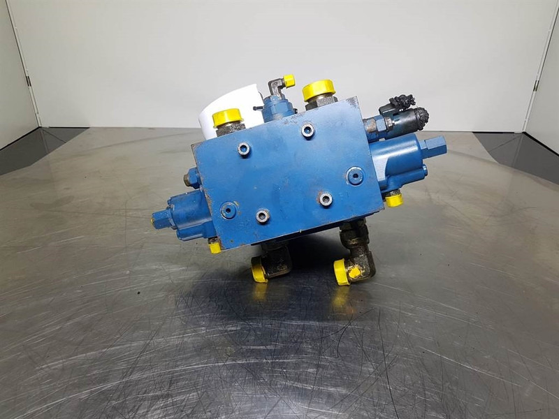 Rexroth M6-1116-00/3M6 - Fiat-Hitachi W170 - Valve - Hydraulique: photos 3 Rexroth M6-1116-00/3M6 - Fiat-Hitachi W170 - Valve - Hydraulique: photos 3