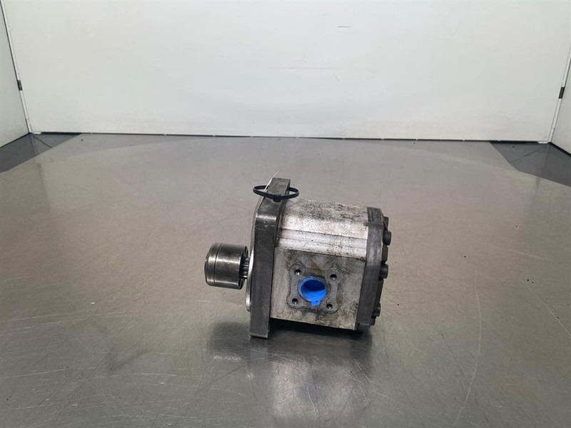 Sauer Danfoss SNP3NN/044RN06-111.25.220.0A-Gearpump/Tandwielpomp - Hydraulique pour Engins de chantier: photos 1 Sauer Danfoss SNP3NN/044RN06-111.25.220.0A-Gearpump/Tandwielpomp - Hydraulique pour Engins de chantier: photos 1