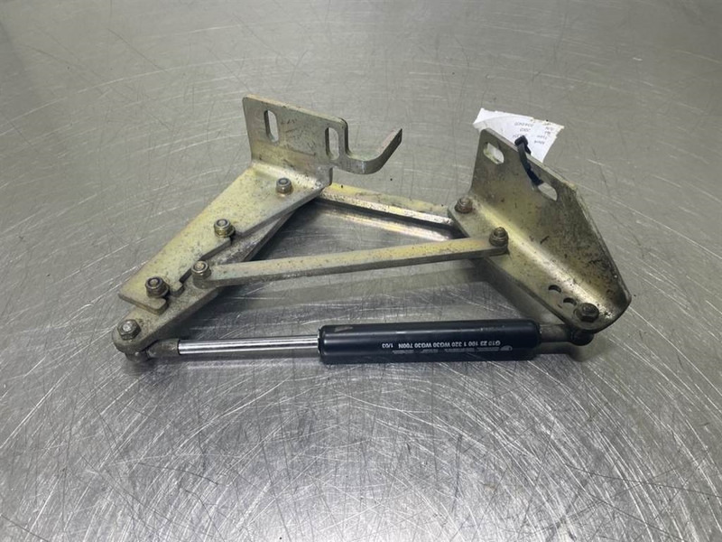 Schaeff SKL834-0451019030-Hinge right/Scharnier - Frame/ Châssis pour Engins de chantier: photos 1 Schaeff SKL834-0451019030-Hinge right/Scharnier - Frame/ Châssis pour Engins de chantier: photos 1