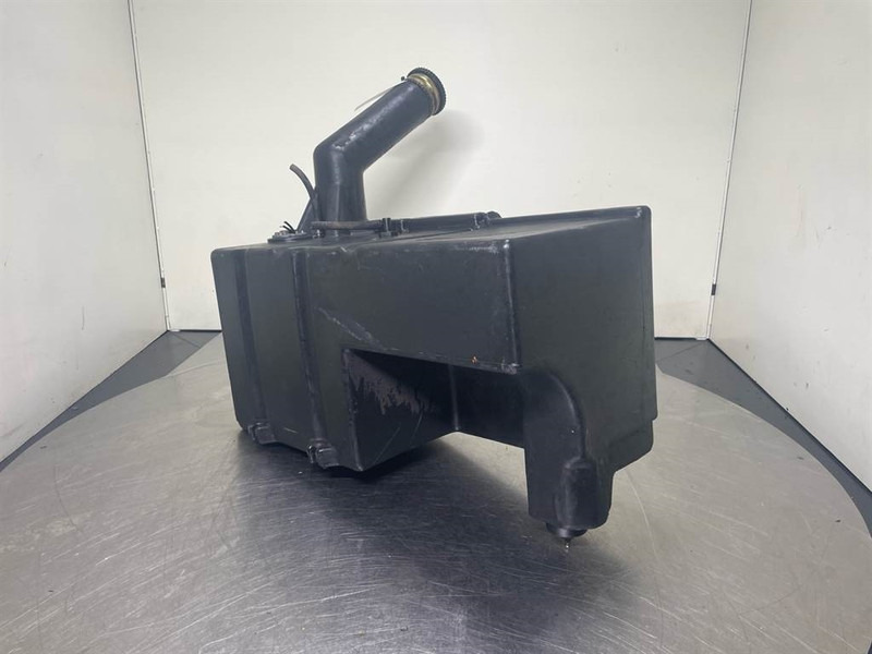 Schaeff SKL834-5267010034/6414014102-Fuel tank - Frame/ Châssis pour Engins de chantier: photos 4 Schaeff SKL834-5267010034/6414014102-Fuel tank - Frame/ Châssis pour Engins de chantier: photos 4