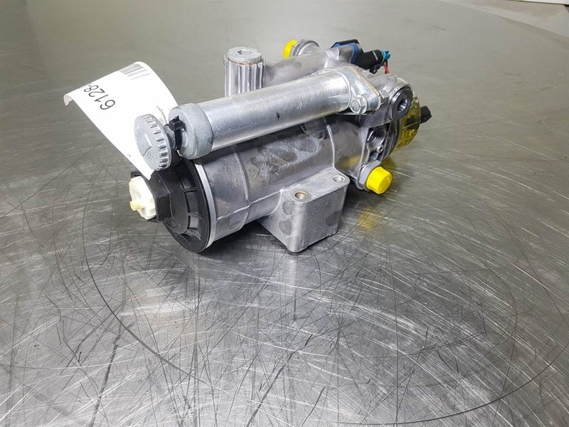 Sennebogen 818-SE1717-Fuel filter/Kraftstofffilter - Moteur et pièces pour Engins de chantier: photos 3 Sennebogen 818-SE1717-Fuel filter/Kraftstofffilter - Moteur et pièces pour Engins de chantier: photos 3