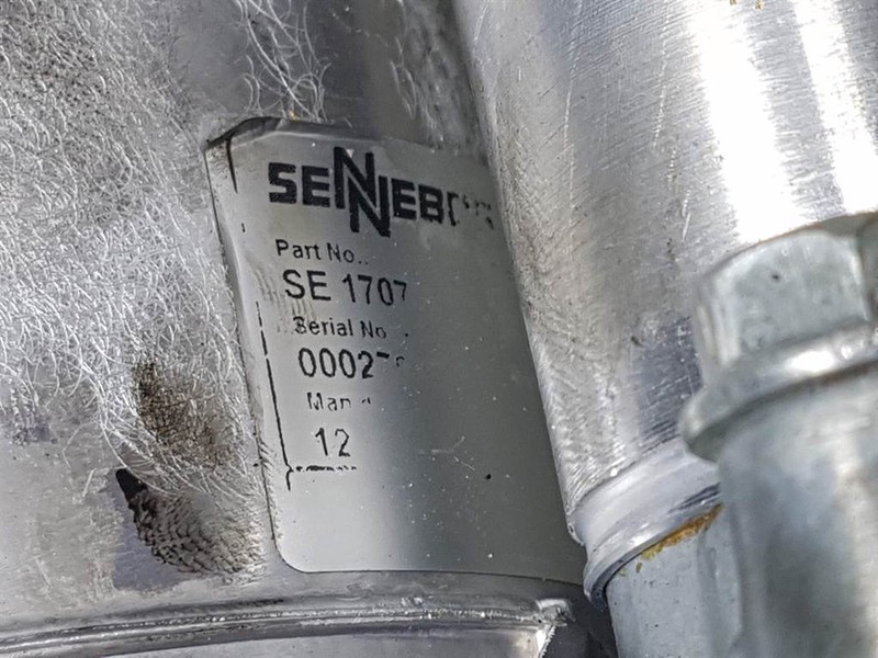 Sennebogen 818-SE1717-Fuel filter/Kraftstofffilter - Moteur et pièces pour Engins de chantier: photos 4 Sennebogen 818-SE1717-Fuel filter/Kraftstofffilter - Moteur et pièces pour Engins de chantier: photos 4
