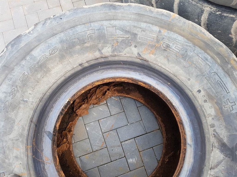 TRIANGLE 23.5R25 - Tire/Reifen/Band - Pneu pour Engins de chantier: photos 4 TRIANGLE 23.5R25 - Tire/Reifen/Band - Pneu pour Engins de chantier: photos 4