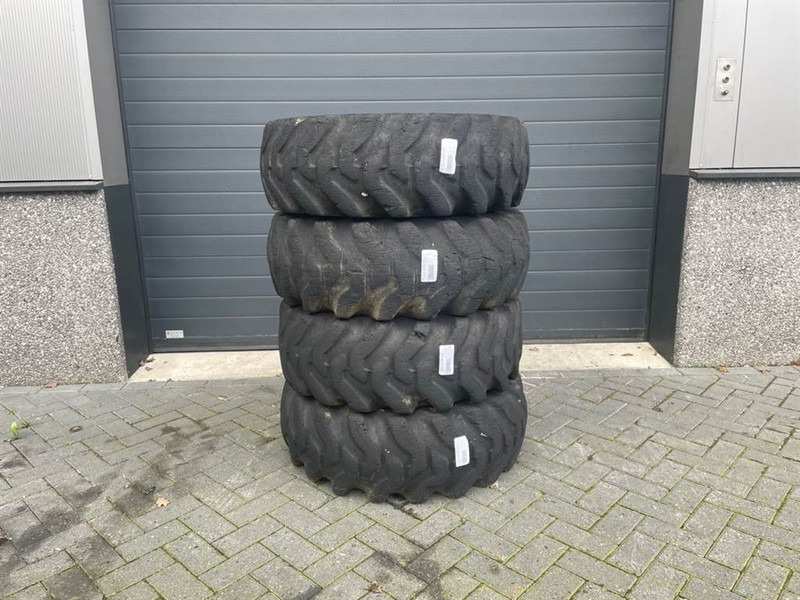 Volvo L30D-Firestone 12.5-20-Tire/Reifen/Band - Pneus et jantes pour Engins de chantier: photos 2 Volvo L30D-Firestone 12.5-20-Tire/Reifen/Band - Pneus et jantes pour Engins de chantier: photos 2