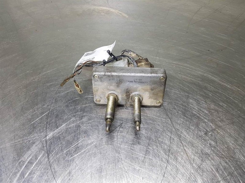 Zettelmeyer ZL1001-Valeo 105317-Wiper motor/Wischermotor - Système électrique pour Engins de chantier: photos 2 Zettelmeyer ZL1001-Valeo 105317-Wiper motor/Wischermotor - Système électrique pour Engins de chantier: photos 2