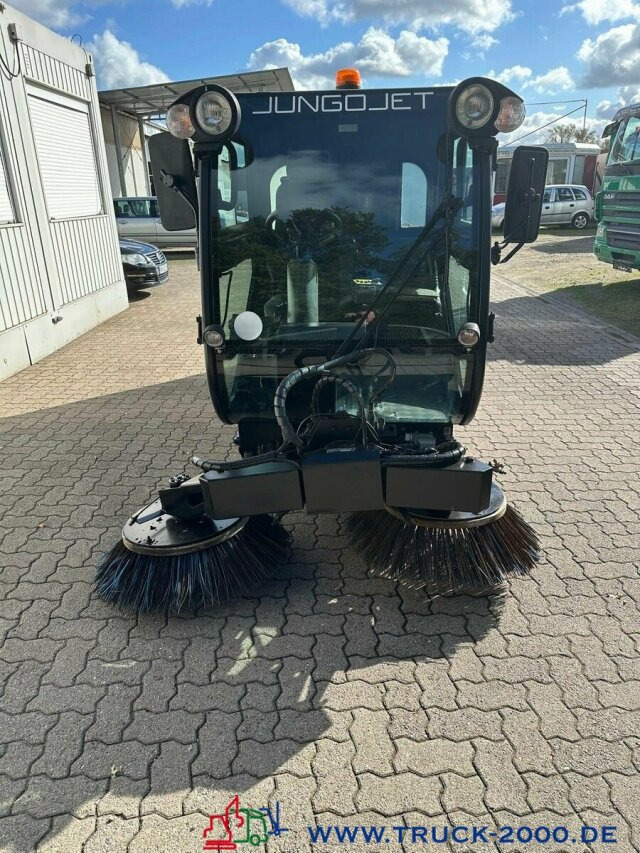 Multicar Nilfisk JungoJet3500 Winterdienst & Kehrmaschine - Balayeuse de voirie: photos 5 Multicar Nilfisk JungoJet3500 Winterdienst & Kehrmaschine - Balayeuse de voirie: photos 5