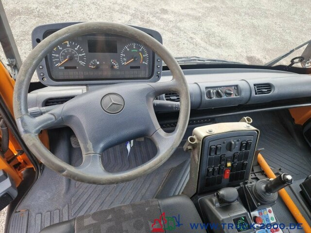 Photo d'intérieur 2: Crédit-bail de Unimog U300 4x4 Zapfwelle Arbeitsplatte Nur 113.106 KM Unimog U300 4x4 Zapfwelle Arbeitsplatte Nur 113.106 KM
