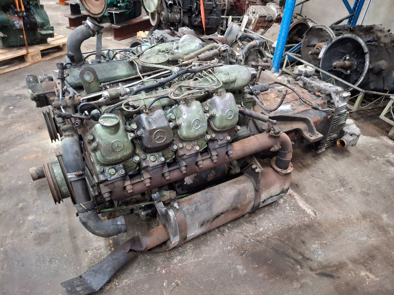 Mercedes-Benz OM422 - Moteur: photos 1 Mercedes-Benz OM422 - Moteur: photos 1