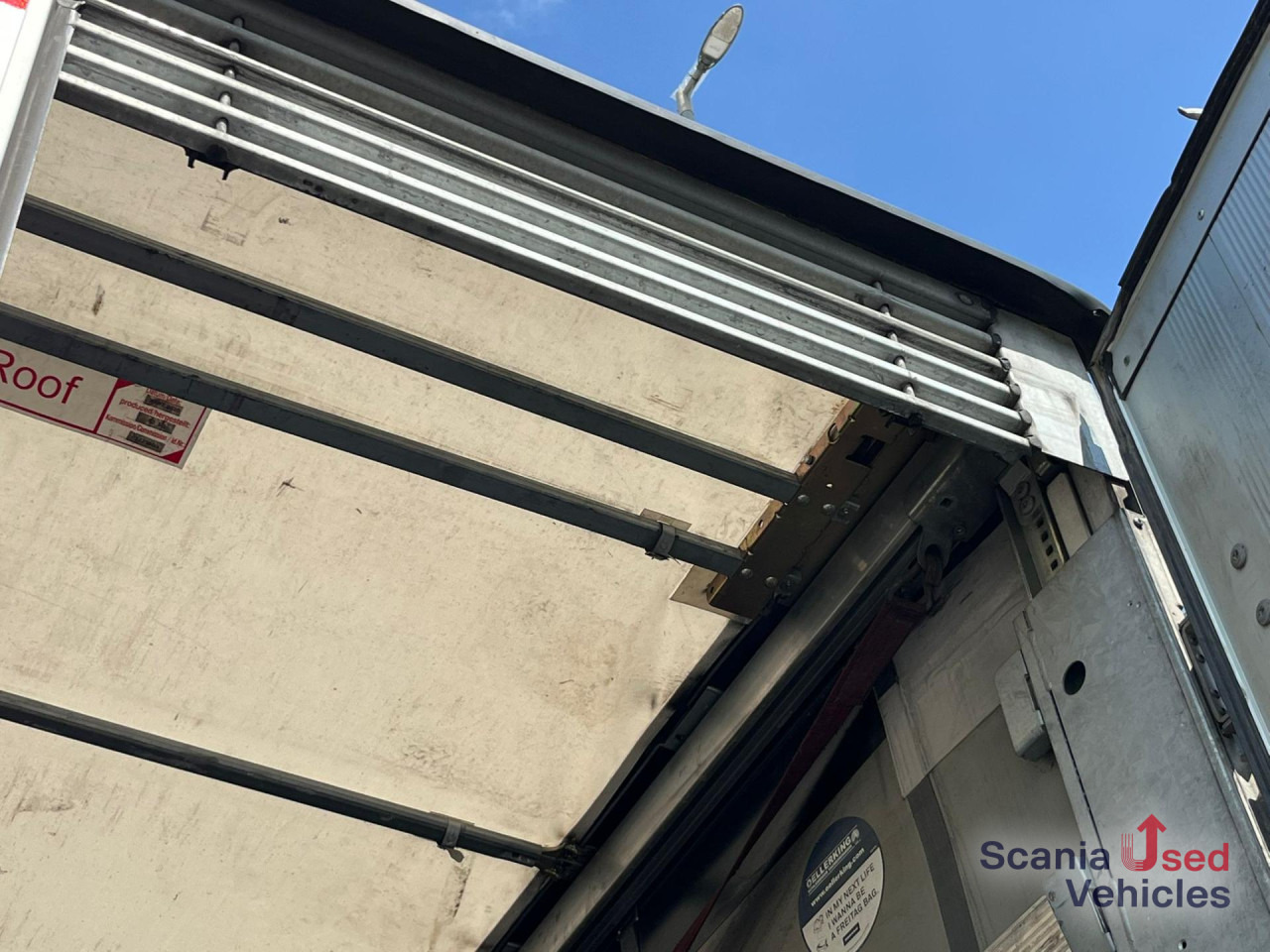 SCHMITZ SCHMITZ CURTAINSIDER EDSCHA TILT 2 LIFT AXLES - Semi-remorque rideaux coulissants: photos 5 SCHMITZ SCHMITZ CURTAINSIDER EDSCHA TILT 2 LIFT AXLES - Semi-remorque rideaux coulissants: photos 5