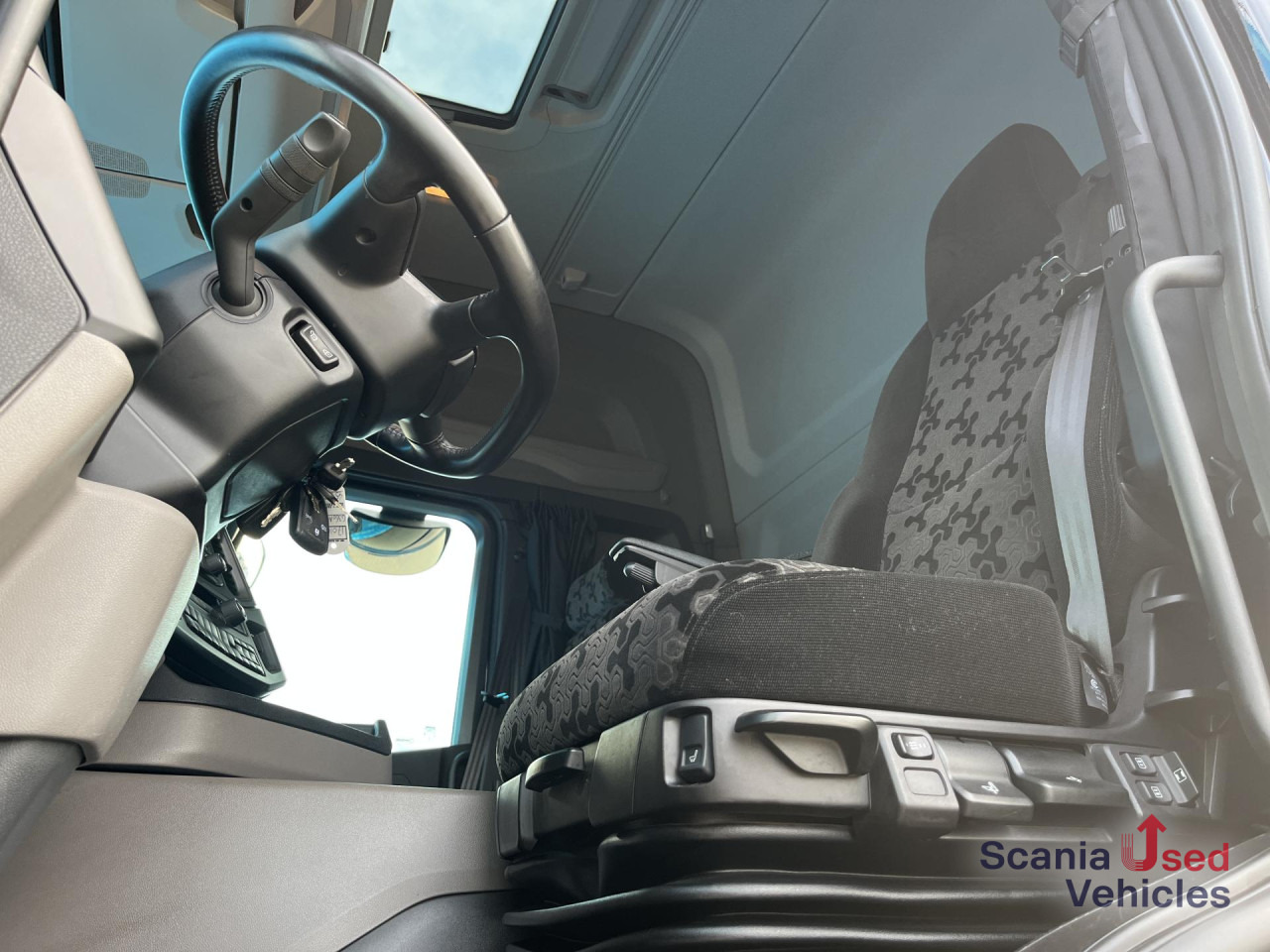 SCANIA G 360 A4x2NB HYBRID ! DIFF-L FULL AIR 8T LED NAVI - Tracteur routier: photos 3 SCANIA G 360 A4x2NB HYBRID ! DIFF-L FULL AIR 8T LED NAVI - Tracteur routier: photos 3