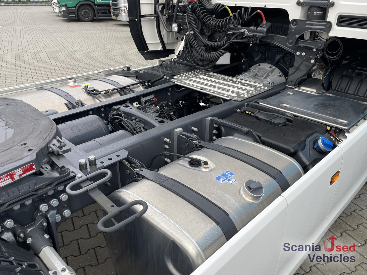 SCANIA R 420 A4x2NA DIFF-LOCK CRB LED VECTO 3 ACC - Tracteur routier: photos 2 SCANIA R 420 A4x2NA DIFF-LOCK CRB LED VECTO 3 ACC - Tracteur routier: photos 2