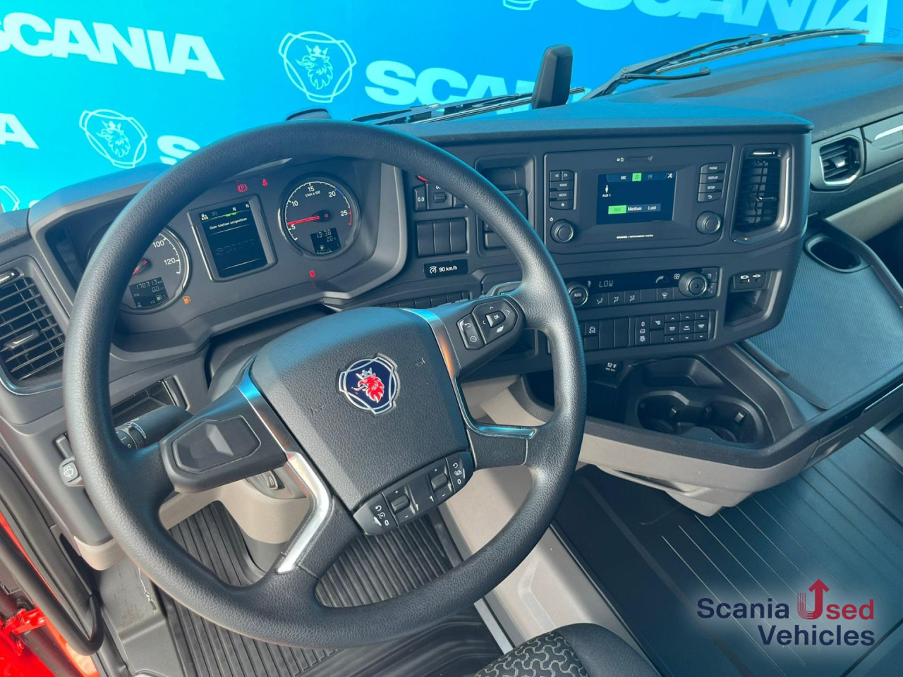 SCANIA R 450 A4x2NA RETARDER 8T DIFF-L HYDRO LOW MILEAGE - Tracteur routier: photos 4 SCANIA R 450 A4x2NA RETARDER 8T DIFF-L HYDRO LOW MILEAGE - Tracteur routier: photos 4
