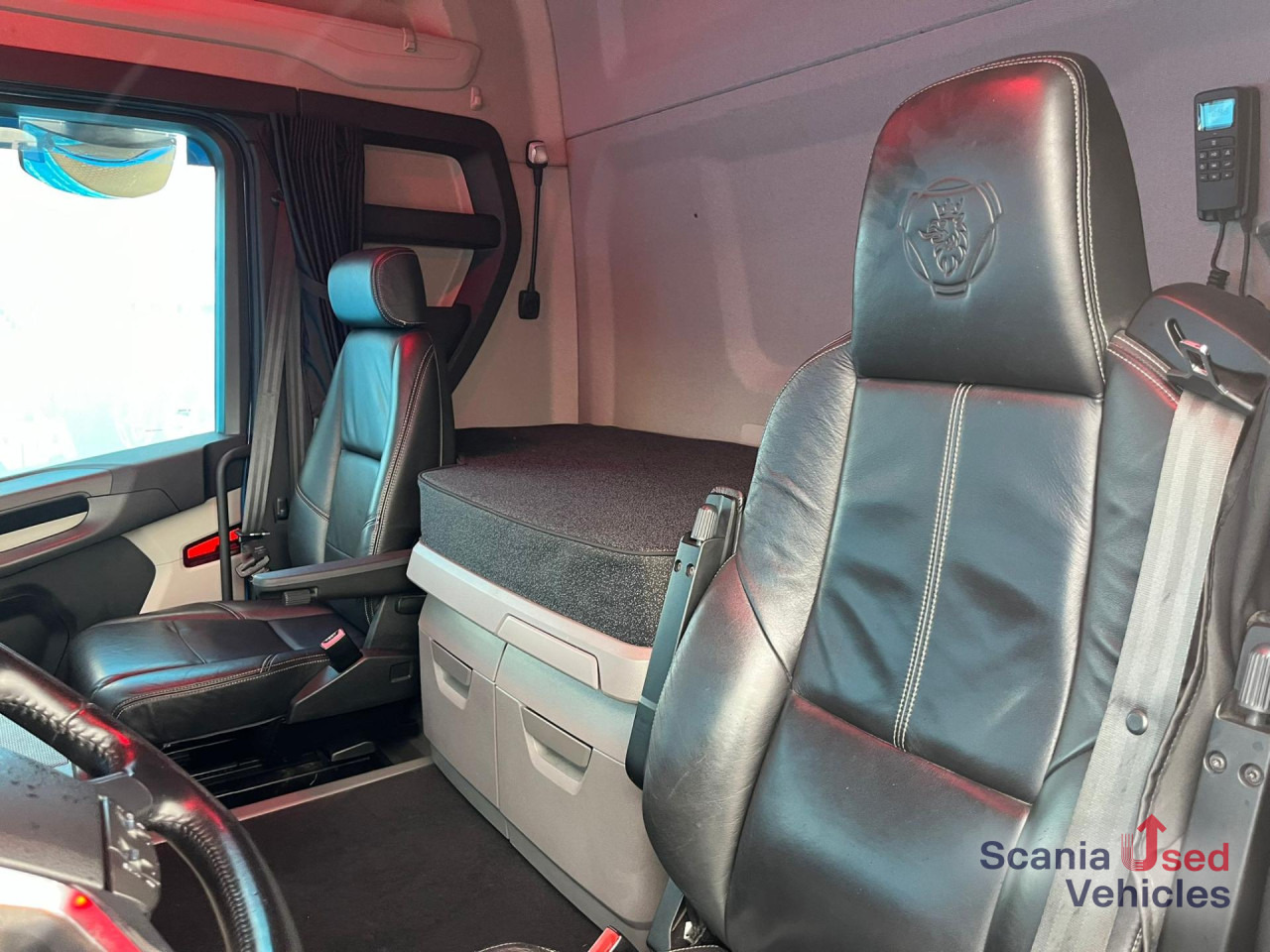 SCANIA R 450 A4x2NB RETARDER DIFF-L KIPPER HYDRO ADR-FL - Tracteur routier: photos 3 SCANIA R 450 A4x2NB RETARDER DIFF-L KIPPER HYDRO ADR-FL - Tracteur routier: photos 3