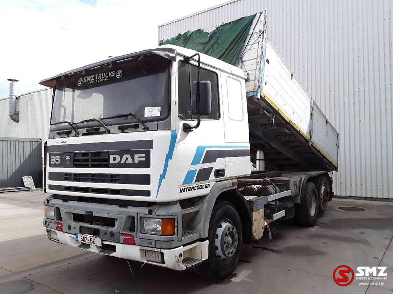DAF 95 430 lames steel - Camion benne: photos 3 DAF 95 430 lames steel - Camion benne: photos 3