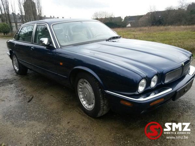 Jaguar Daimler V 8 105000 km TOP einselsitze - Voiture: photos 3 Jaguar Daimler V 8 105000 km TOP einselsitze - Voiture: photos 3