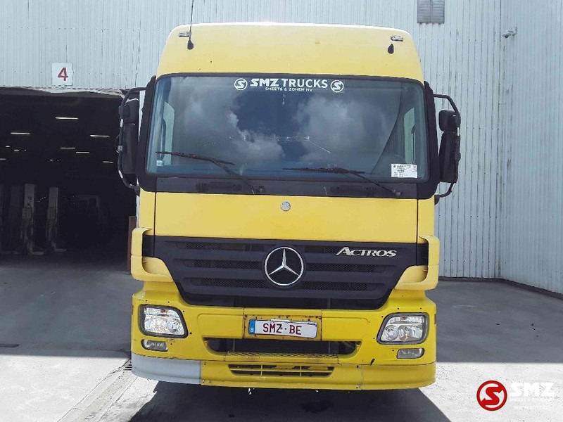 Mercedes-Benz Actros 1841 eps 3 pedals - parabrise cassé - windshield broken - Tracteur routier: photos 2 Mercedes-Benz Actros 1841 eps 3 pedals - parabrise cassé - windshield broken - Tracteur routier: photos 2