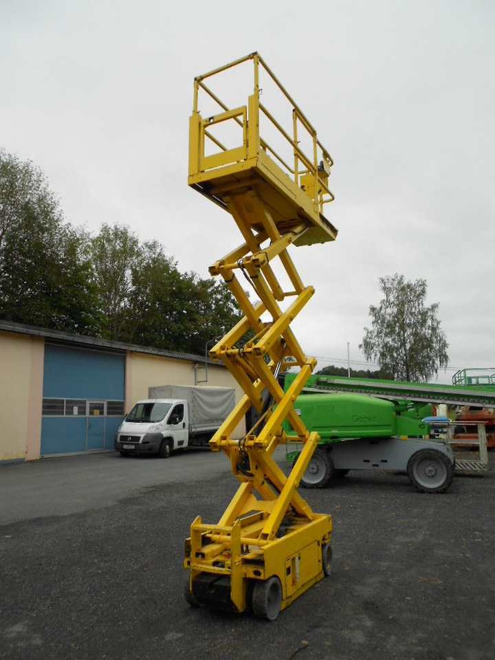 Genie GS 1930, Scherenarbeitsbühne Genie 8 m - Camion avec nacelle: photos 2 Genie GS 1930, Scherenarbeitsbühne Genie 8 m - Camion avec nacelle: photos 2