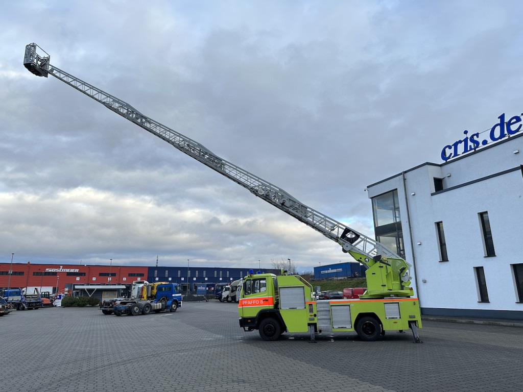 Mercedes-Benz 1224 4x2 Leiter 25 m Löschfahrzeug Feuerwehr - Camion: photos 3 Mercedes-Benz 1224 4x2 Leiter 25 m Löschfahrzeug Feuerwehr - Camion: photos 3
