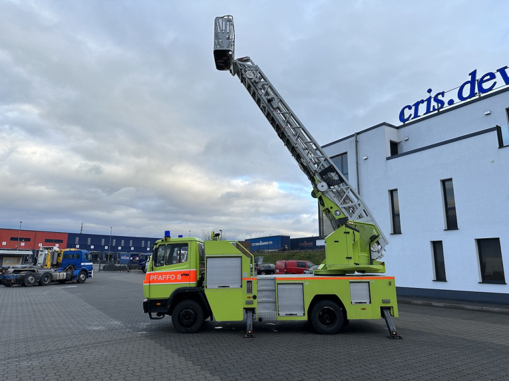 Mercedes-Benz 1224 4x2 Leiter 25 m Löschfahrzeug Feuerwehr - Camion: photos 2 Mercedes-Benz 1224 4x2 Leiter 25 m Löschfahrzeug Feuerwehr - Camion: photos 2