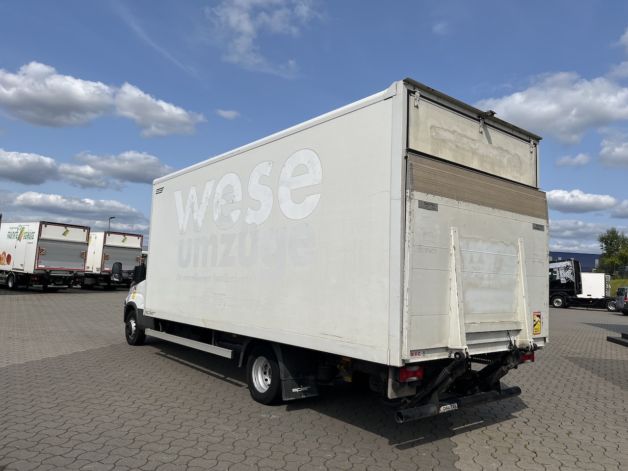 Iveco 70C18 Daily Koffer mit Ladebordwand - Fourgon grand volume: photos 3 Iveco 70C18 Daily Koffer mit Ladebordwand - Fourgon grand volume: photos 3