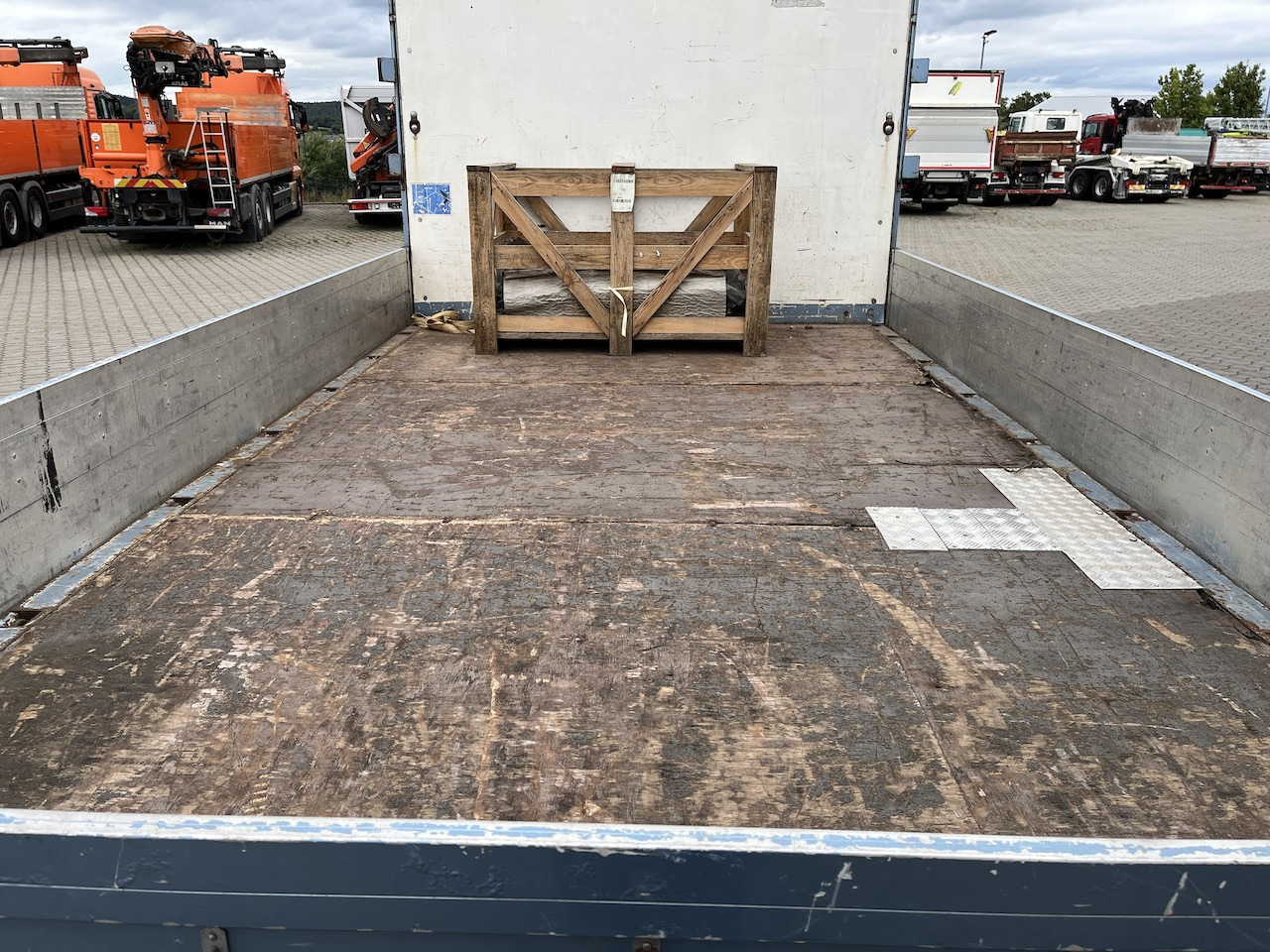 MAN TGL 8.220 4x2 Pritsche AHK - Utilitaire plateau: photos 4 MAN TGL 8.220 4x2 Pritsche AHK - Utilitaire plateau: photos 4