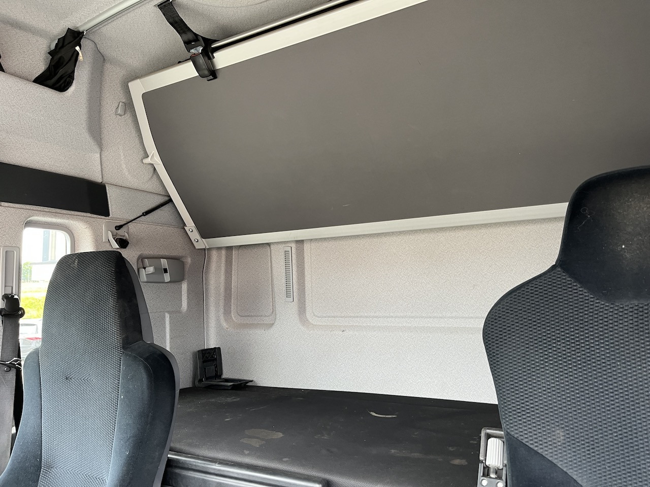 MAN TGL 8.220 4x2 Pritsche AHK - Utilitaire plateau: photos 3 MAN TGL 8.220 4x2 Pritsche AHK - Utilitaire plateau: photos 3