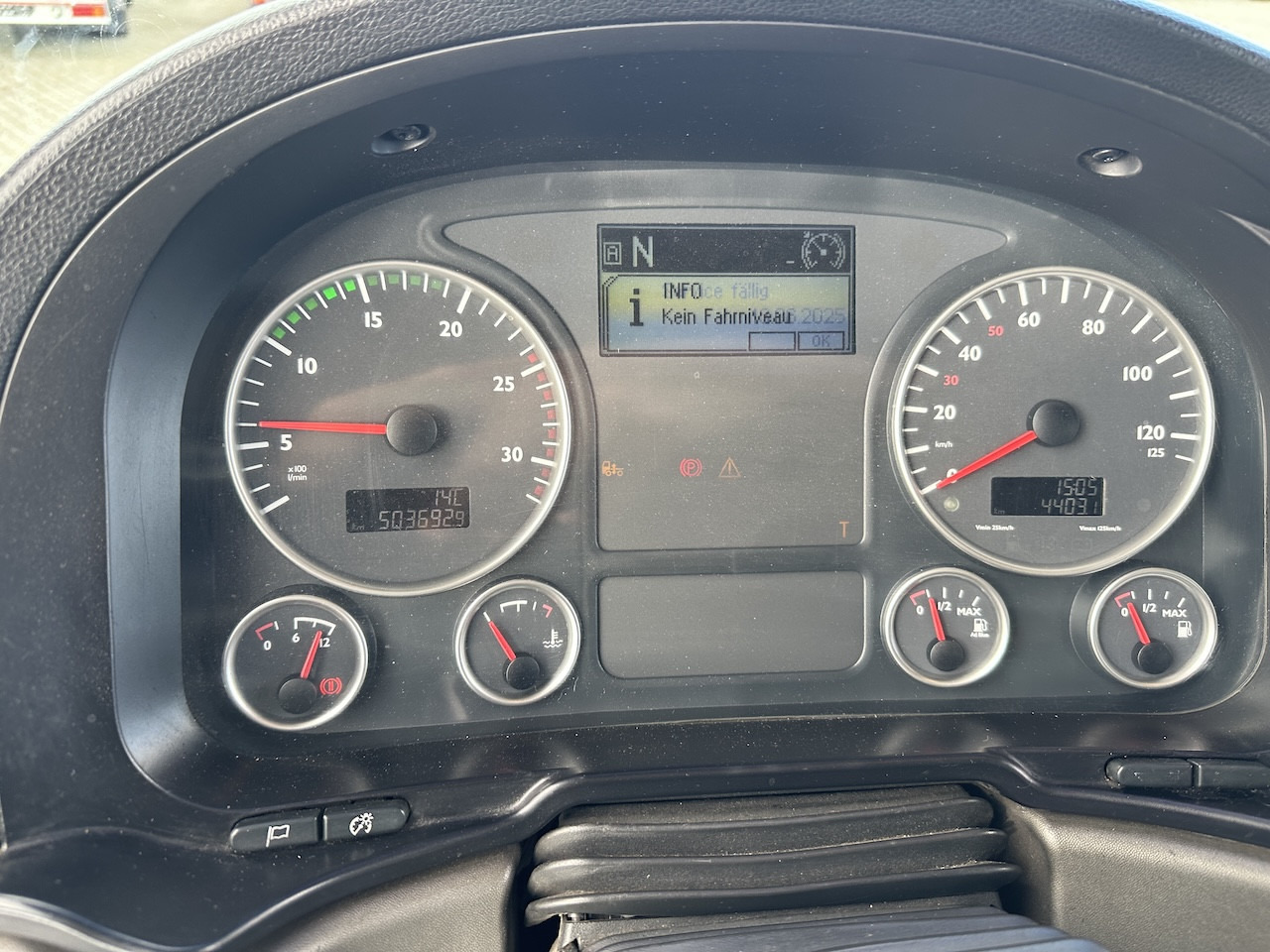 MAN TGS 35.400 8x2 Intarder Meiller Haken - Camion ampliroll: photos 2 MAN TGS 35.400 8x2 Intarder Meiller Haken - Camion ampliroll: photos 2